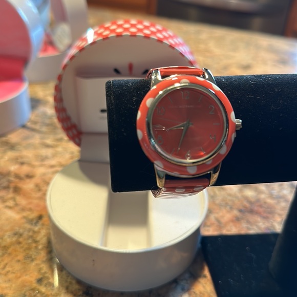 Women’s Watch - Picture 2 of 5